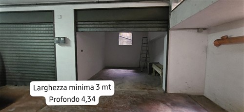 Box Auto in Contesto Condominiale in Zona Semi Centrale